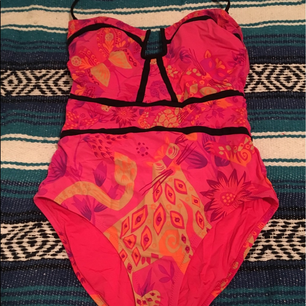 😻Pink one piece!